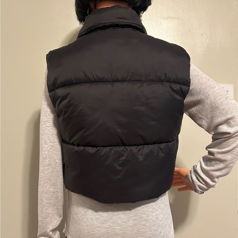 Fuinloth Women's Padded Puffer Vest Zip
Crop-Size M - Picture 5 of 7